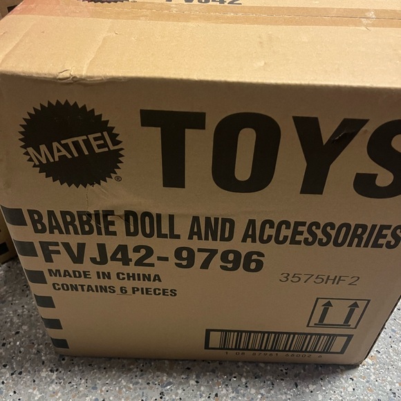 Mattel Barbie Doll with Fashion Accessories - Pink and Blue - Picture 3 of 3